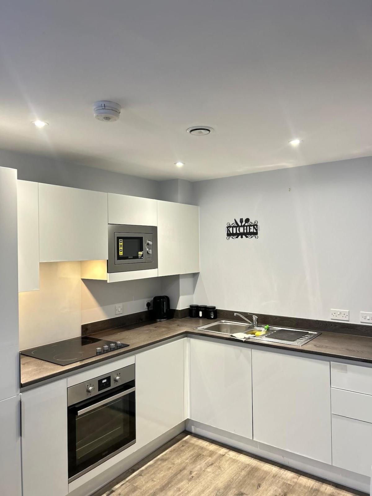 Apartment 2 Bedroom With View *