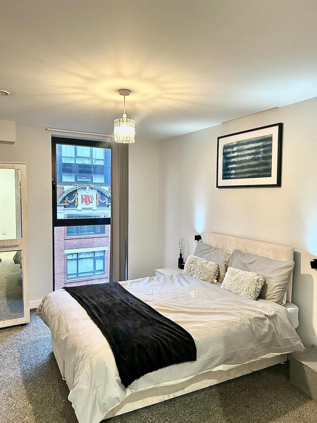 2 Bedroom With View Apartment Birmingham