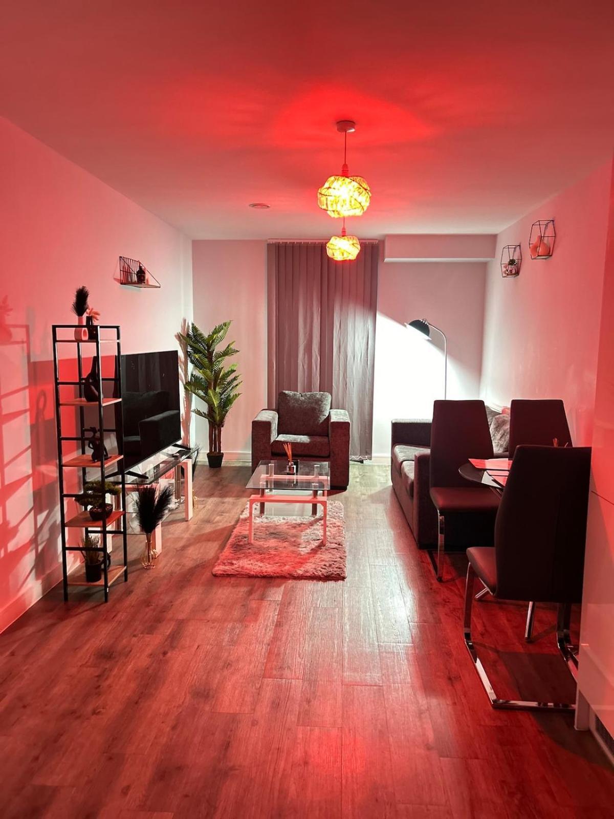 Apartment 2 Bedroom With View *